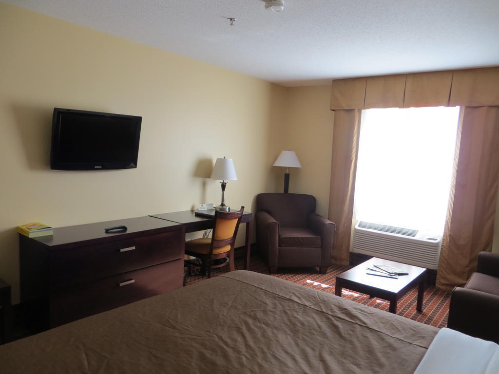 Poplar Tree Inn Stoughton Ngoại thất bức ảnh