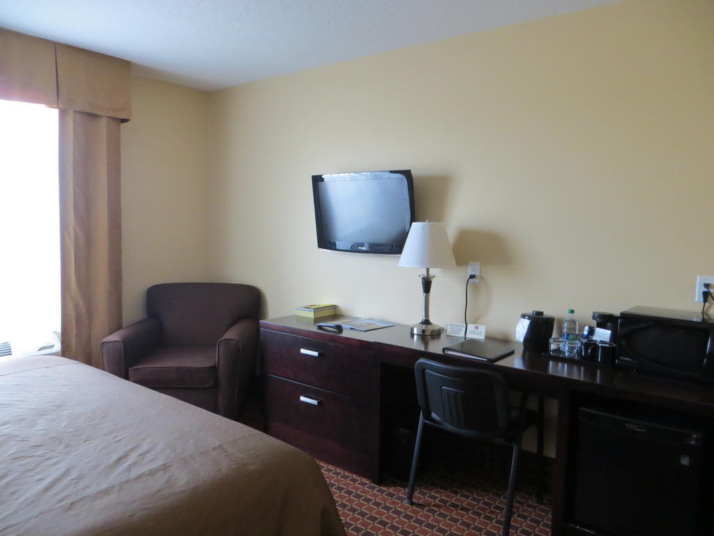 Poplar Tree Inn Stoughton Ngoại thất bức ảnh