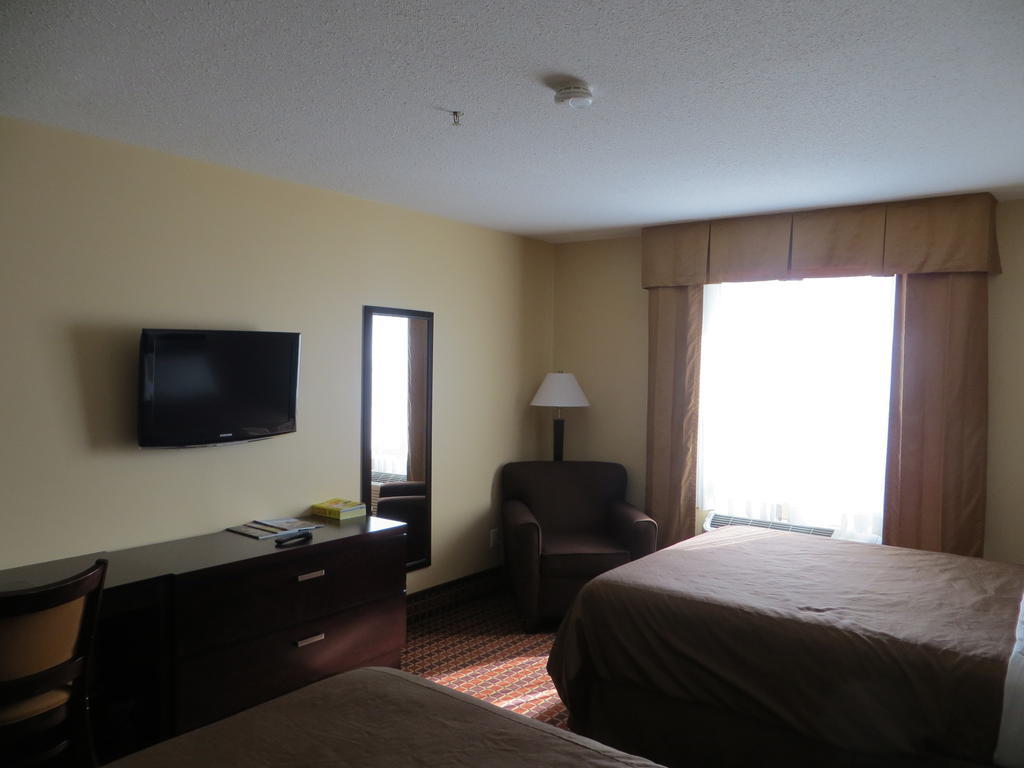 Poplar Tree Inn Stoughton Ngoại thất bức ảnh